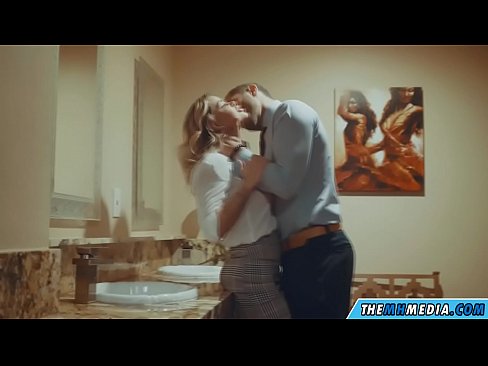 ❤️ Kad krūtiska blondīne pavedina tevi publiskā tualetē ❤❌ Kaltais sekss pie lv.my-hentai-gallery.ru